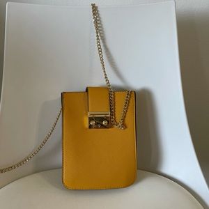 Cute Mustard Crossbody Purse!